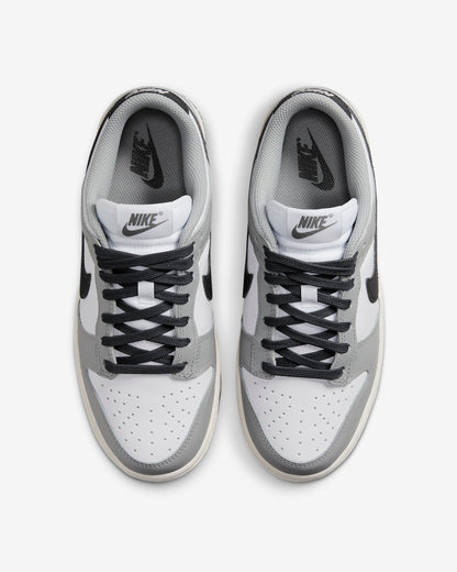 W Dunk Low Light Smoke Grey
