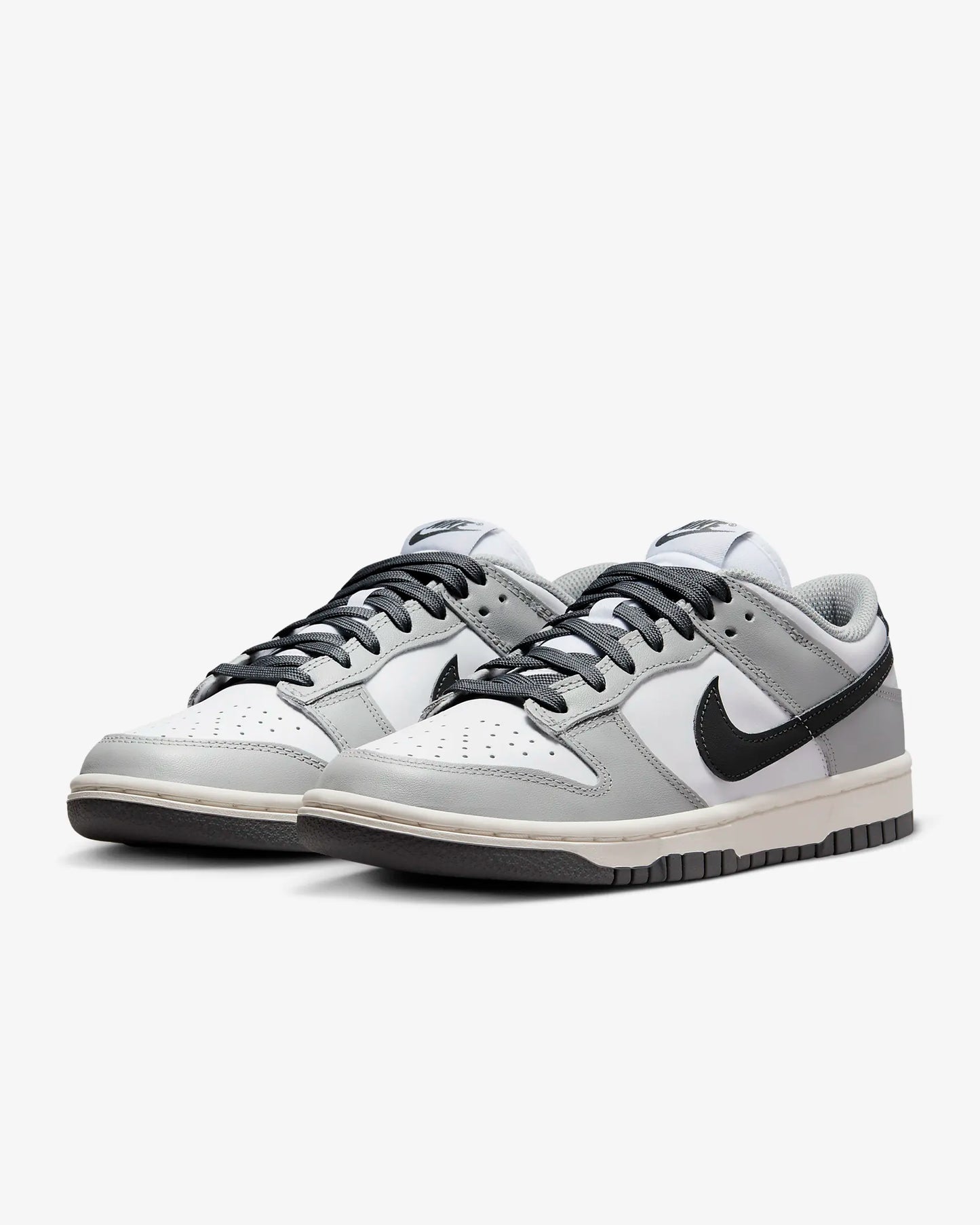 W Dunk Low Light Smoke Grey